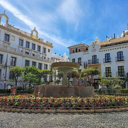 Great Location, Town Apartment *