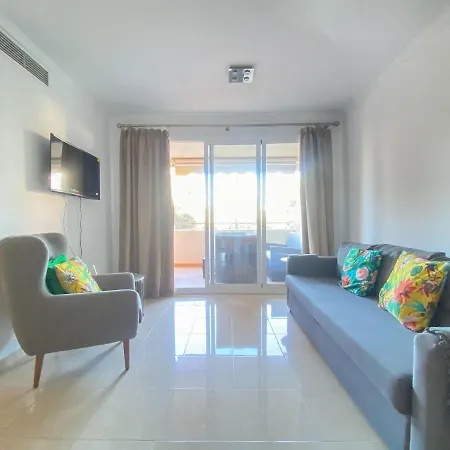 Great Location, Town Apartment Estepona