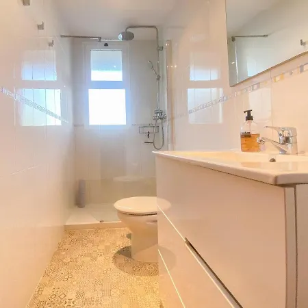 Great Location, Town Apartment