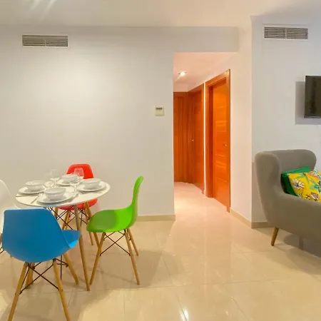 Great Location, Town Apartment *